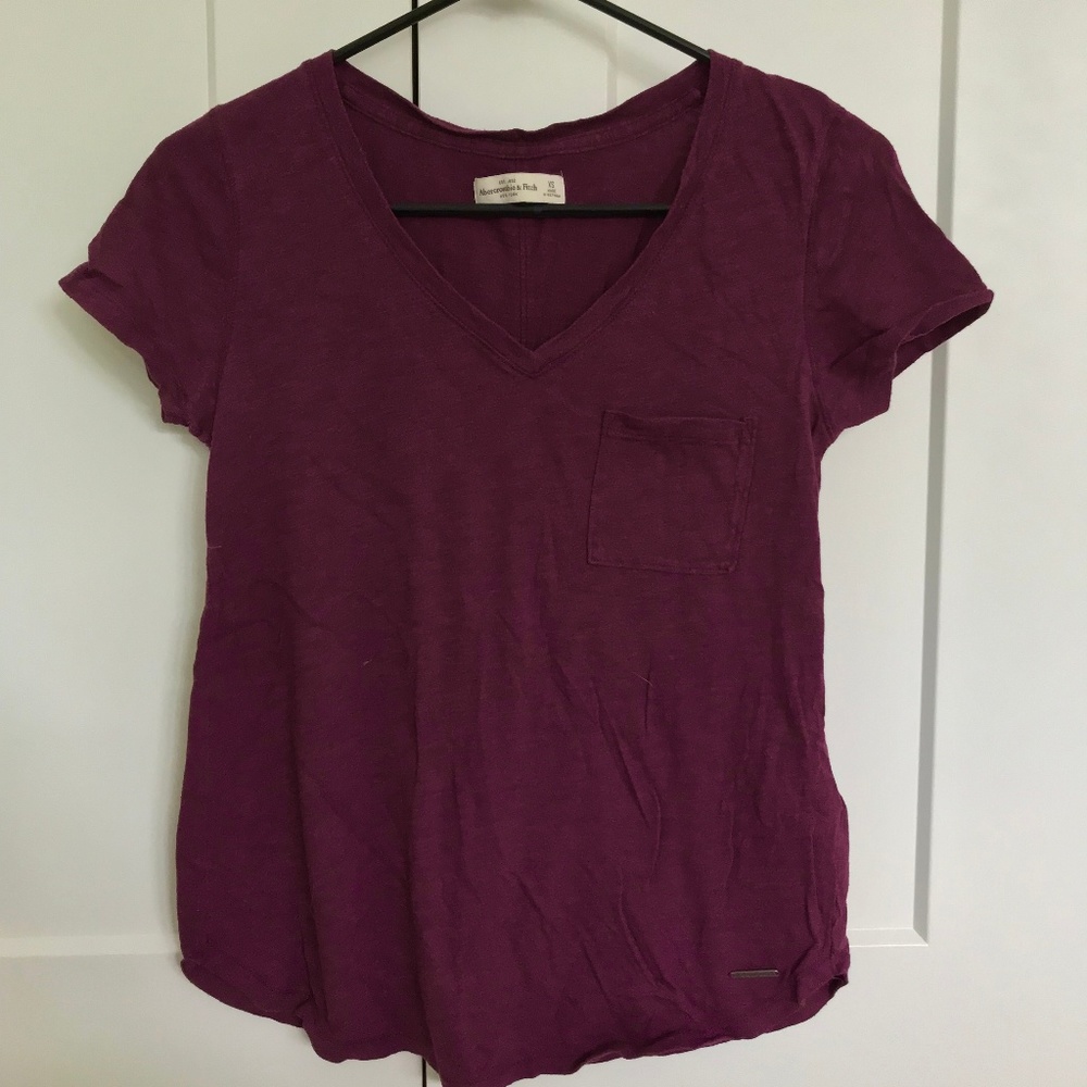 Abercrombie maroon v-neck tee